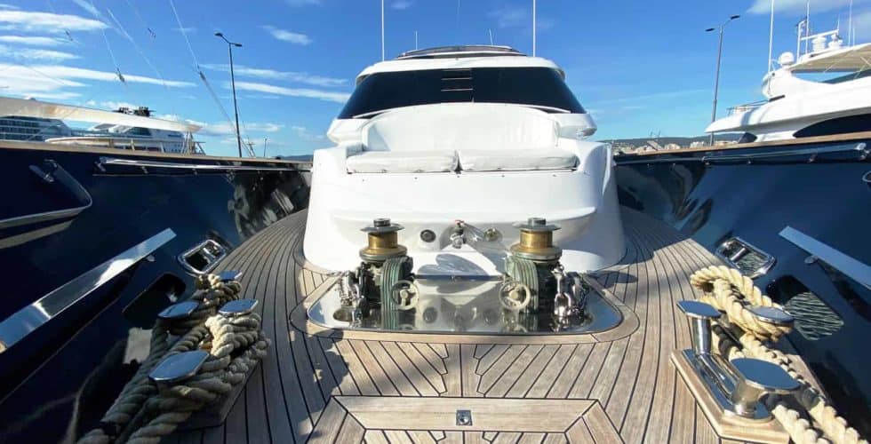 Mondomarine-85-Motor-Yacht-Petardo-Bow-Area