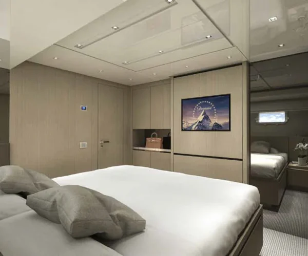 THYKE VIP cabin with double bed and natural light