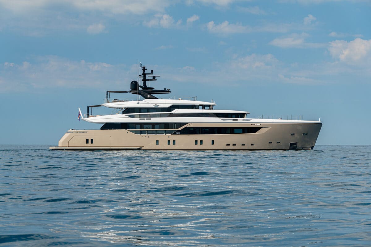 Aerial profile of the Sanlorenzo 44Alloy PHOENICIAN.